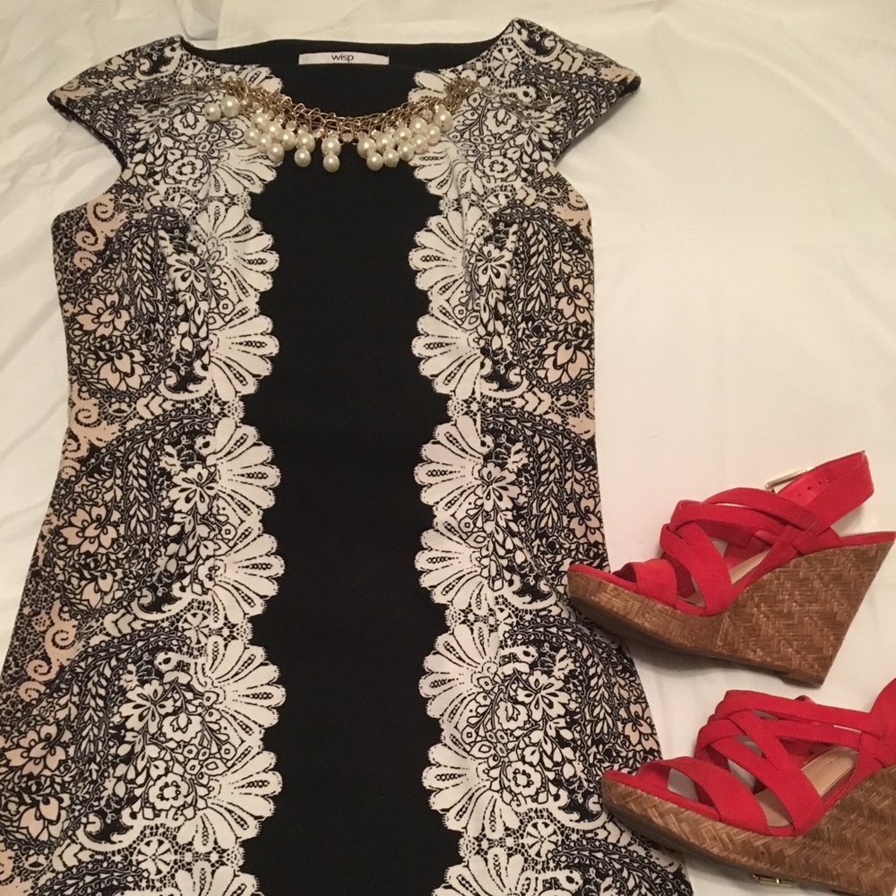 Wisp petites floral bodycon dress.